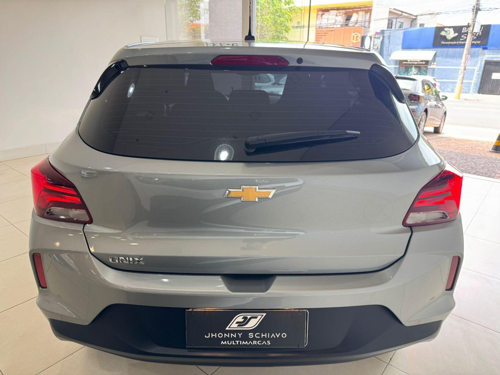 CHEVROLET Onix Hatch - Foto