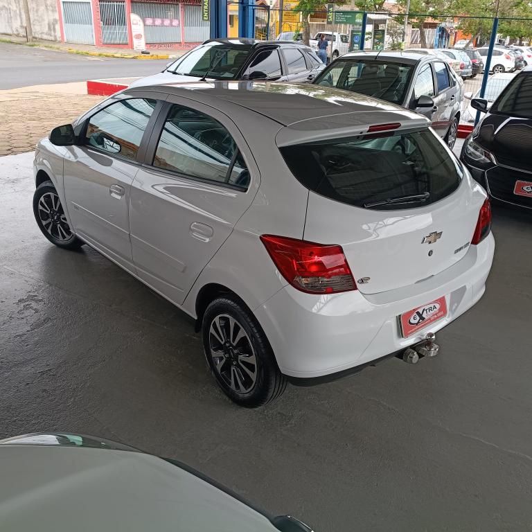 CHEVROLET Onix Hatch - Foto