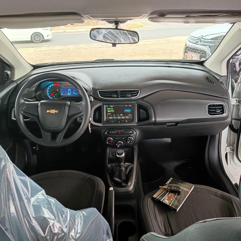 CHEVROLET Onix Hatch - Foto