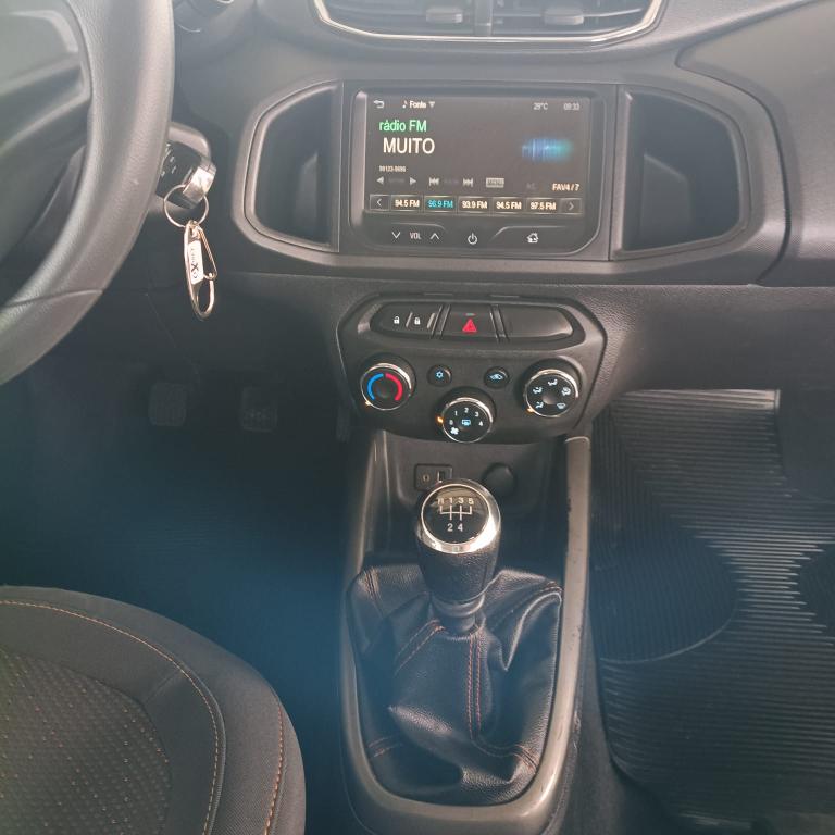 CHEVROLET Onix Hatch - Foto