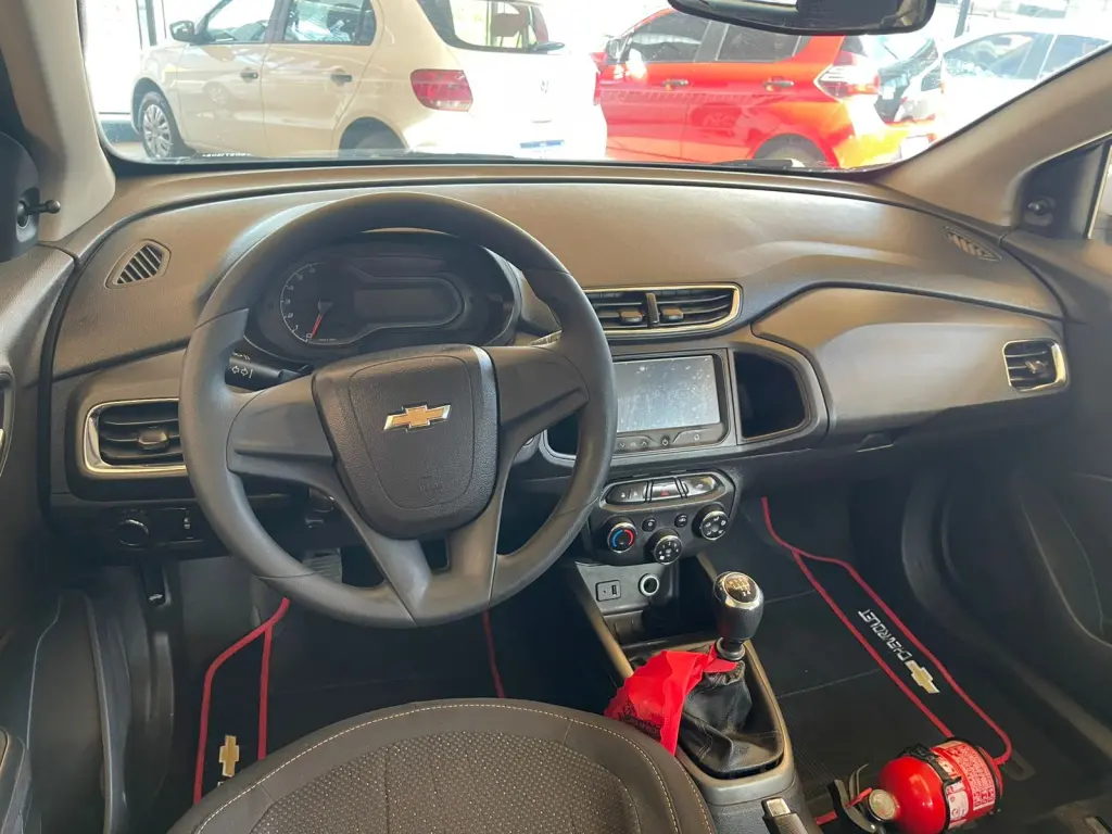 CHEVROLET Onix Hatch - Foto