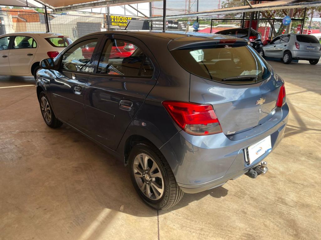 CHEVROLET Onix Hatch - Foto