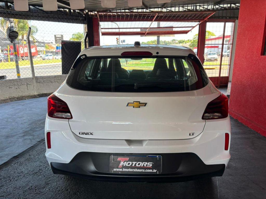 CHEVROLET Onix Hatch - Foto