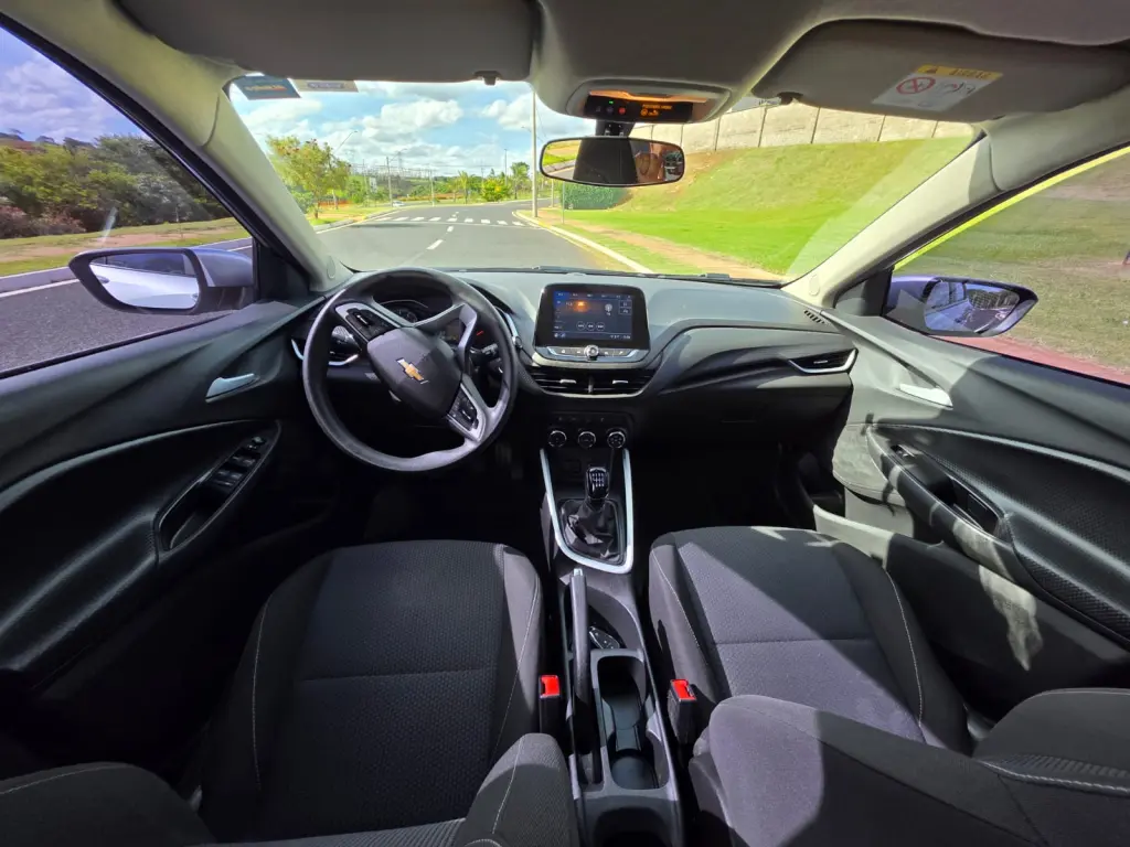 CHEVROLET Onix Hatch - Foto