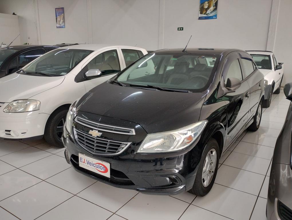 CHEVROLET Onix Hatch - Foto