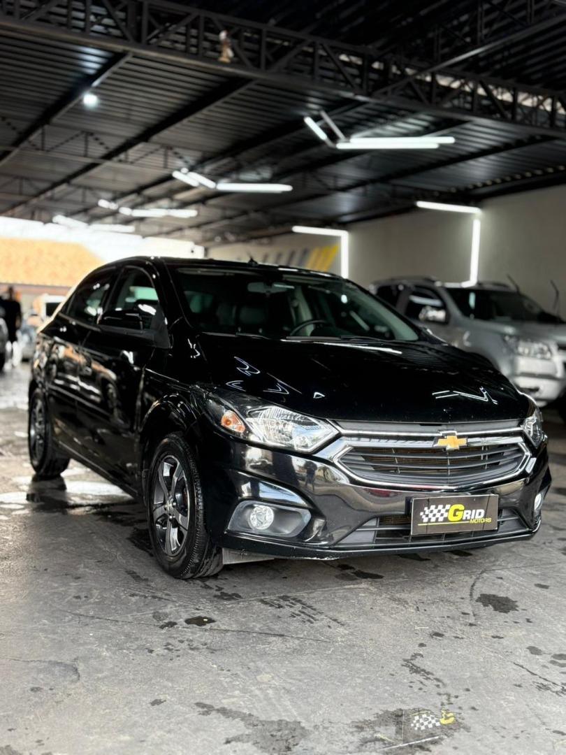 CHEVROLET Onix Hatch - Foto