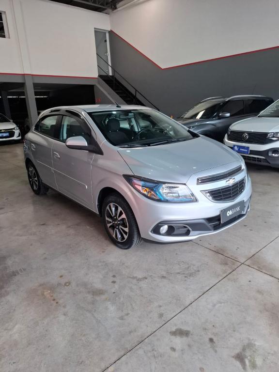 CHEVROLET Onix Hatch - Foto