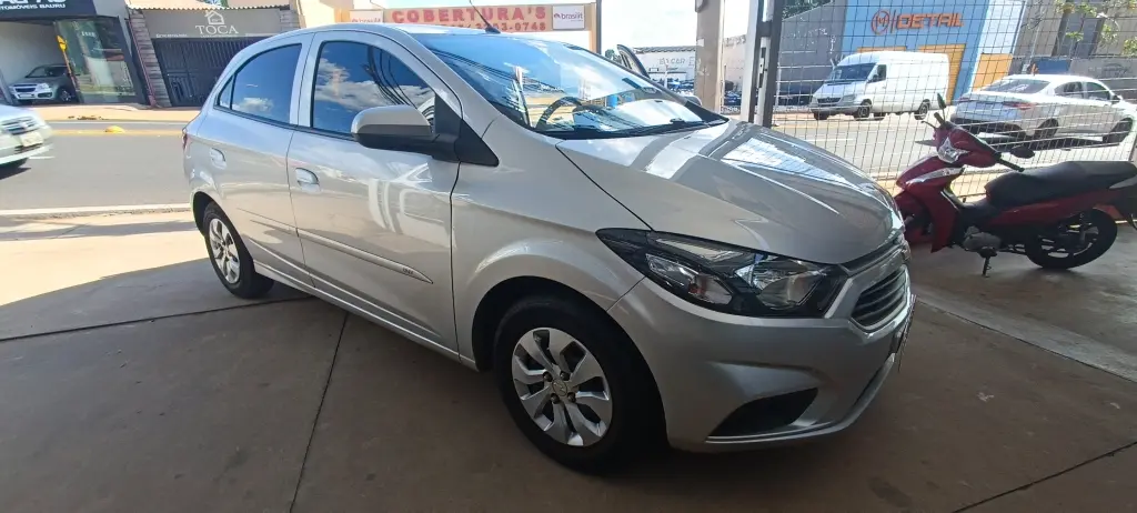 CHEVROLET Onix Hatch