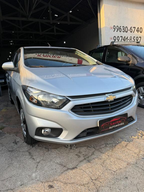 CHEVROLET Onix Hatch - Foto