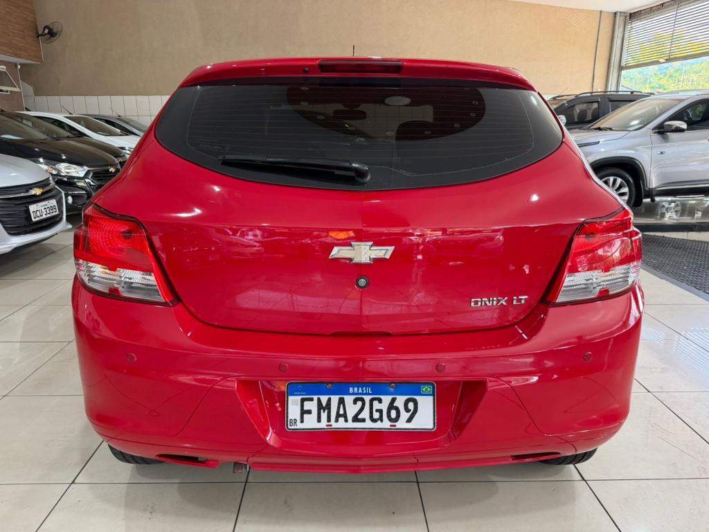 CHEVROLET Onix Hatch - Foto