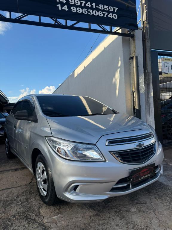 CHEVROLET Onix Hatch - Foto