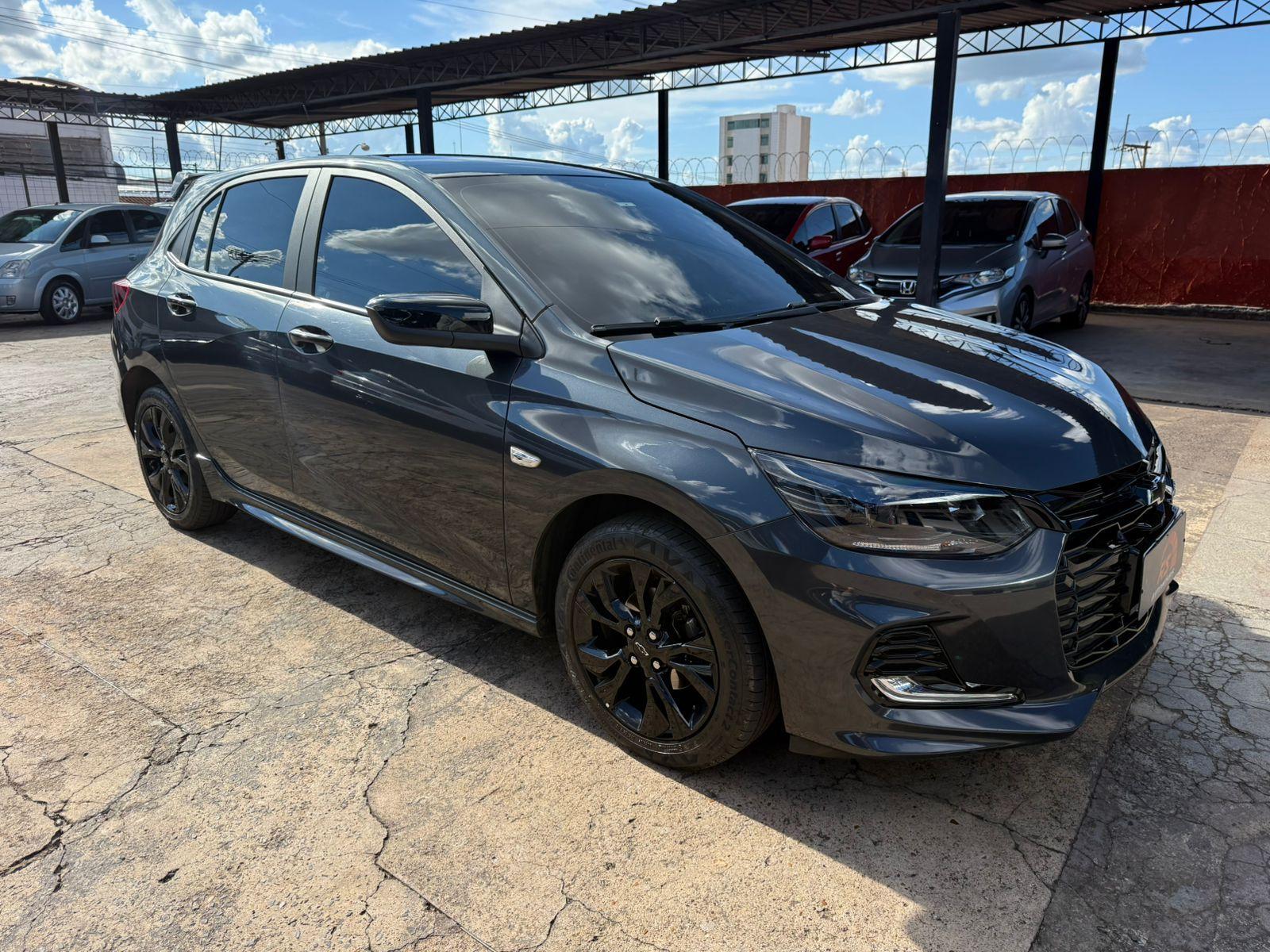 CHEVROLET Onix Hatch - Foto