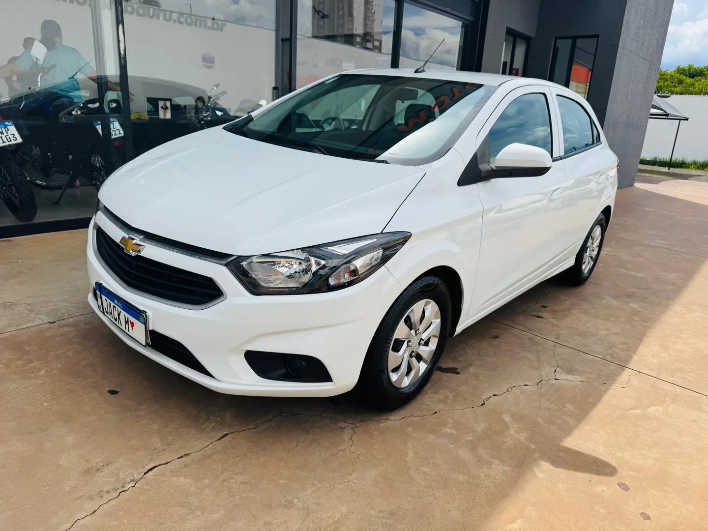 CHEVROLET Onix Hatch - Foto