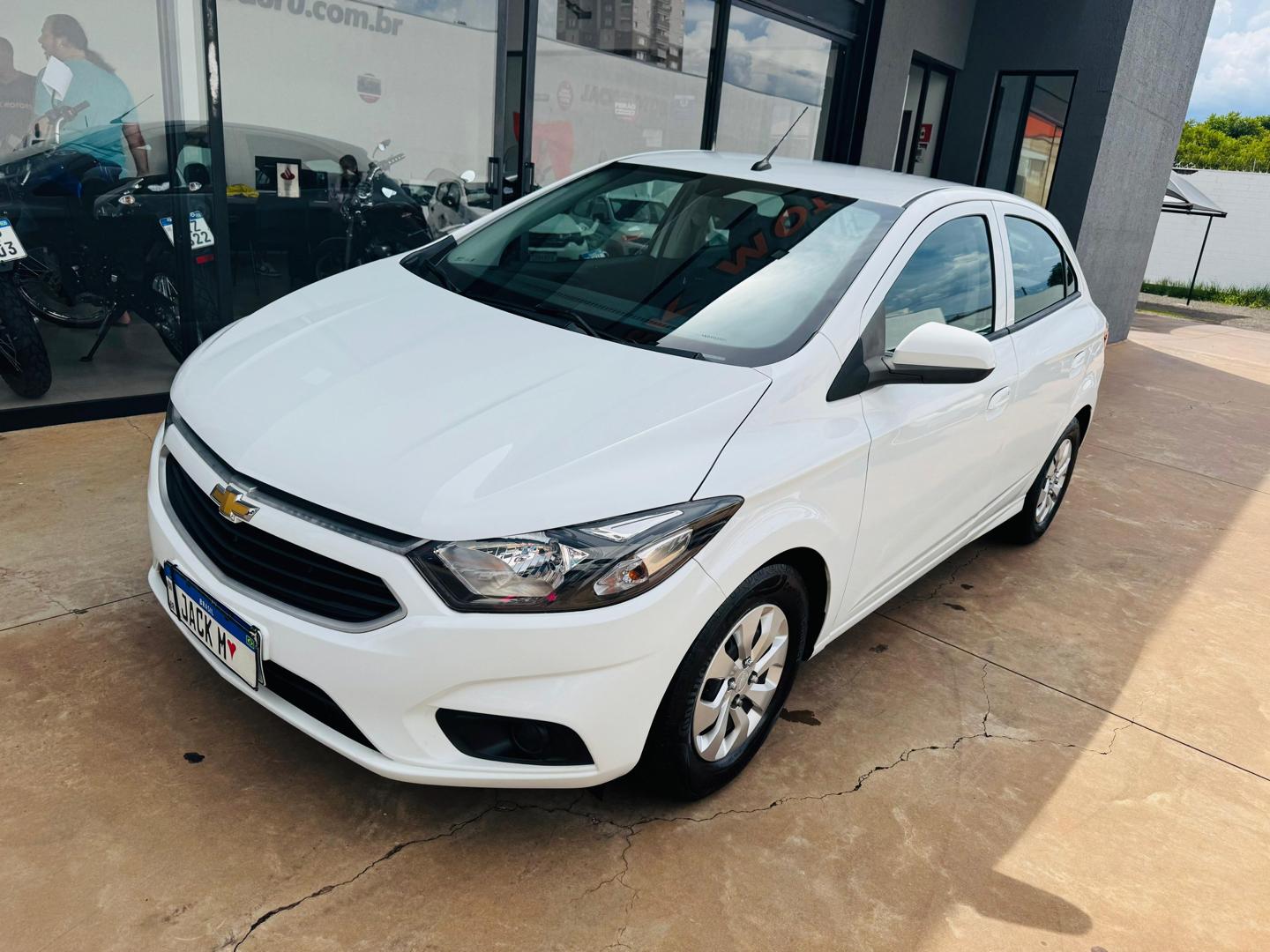 CHEVROLET Onix Hatch - Foto