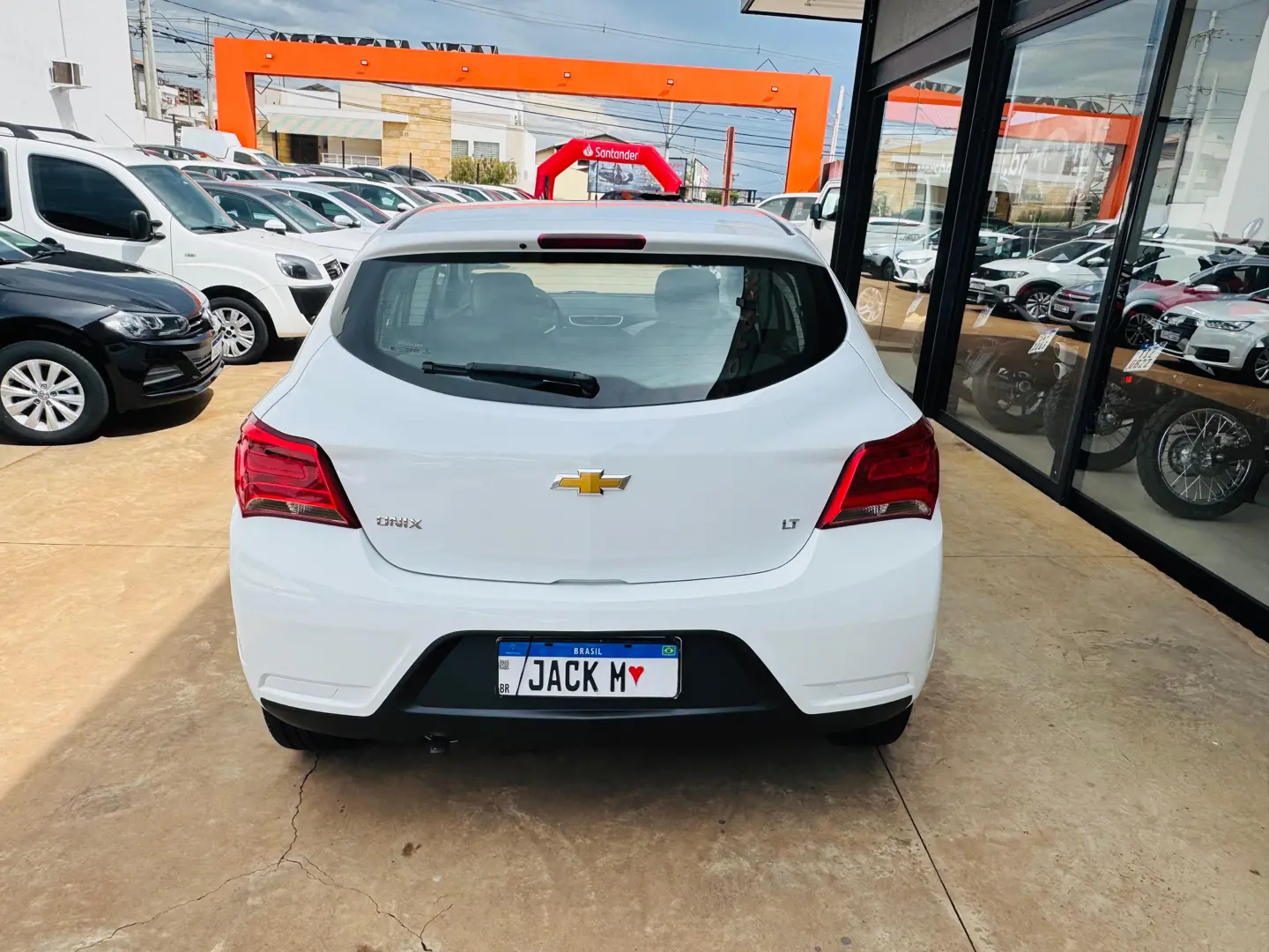 CHEVROLET Onix Hatch - Foto