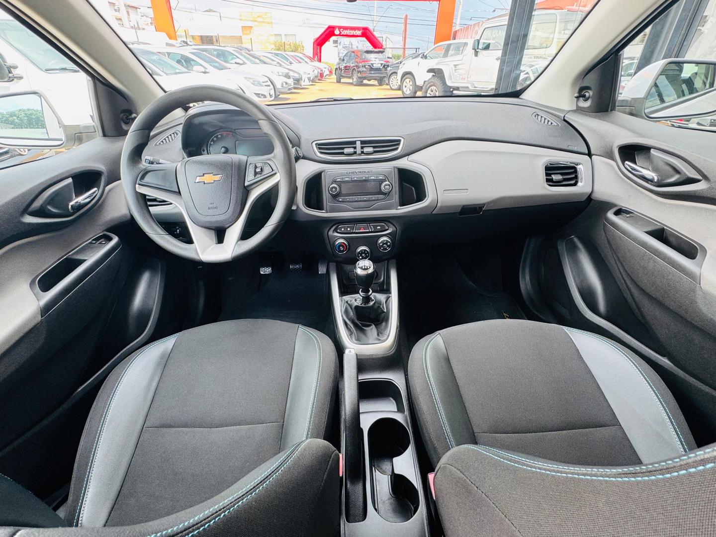 CHEVROLET Onix Hatch - Foto