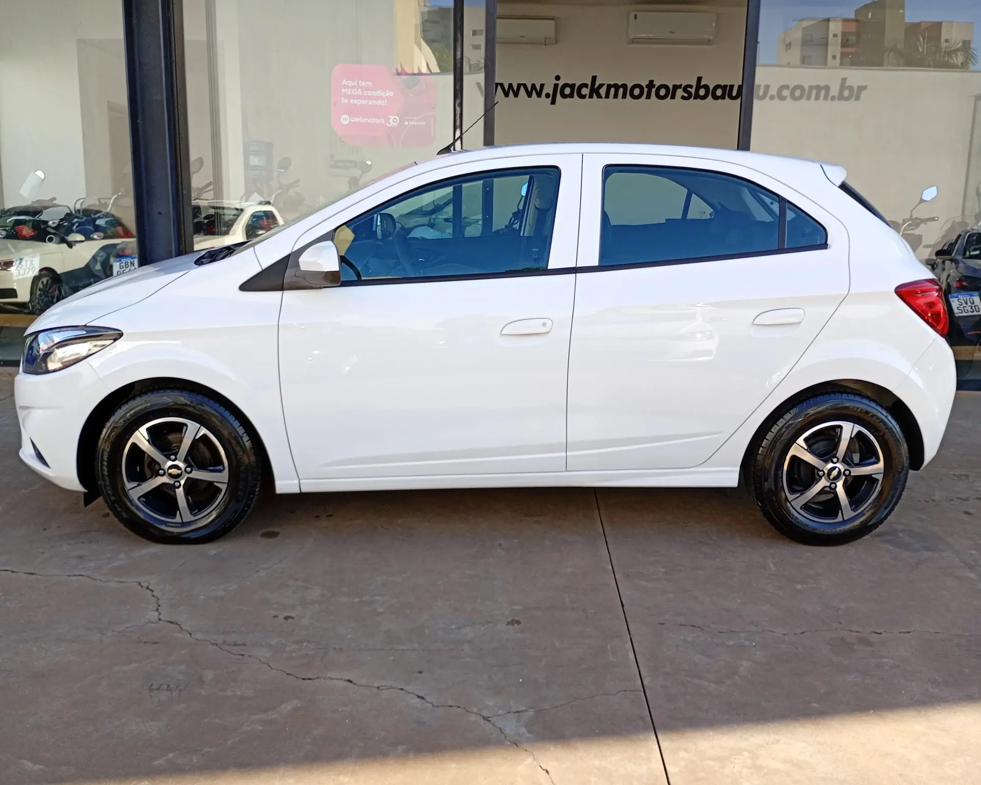 CHEVROLET Onix Hatch - Foto