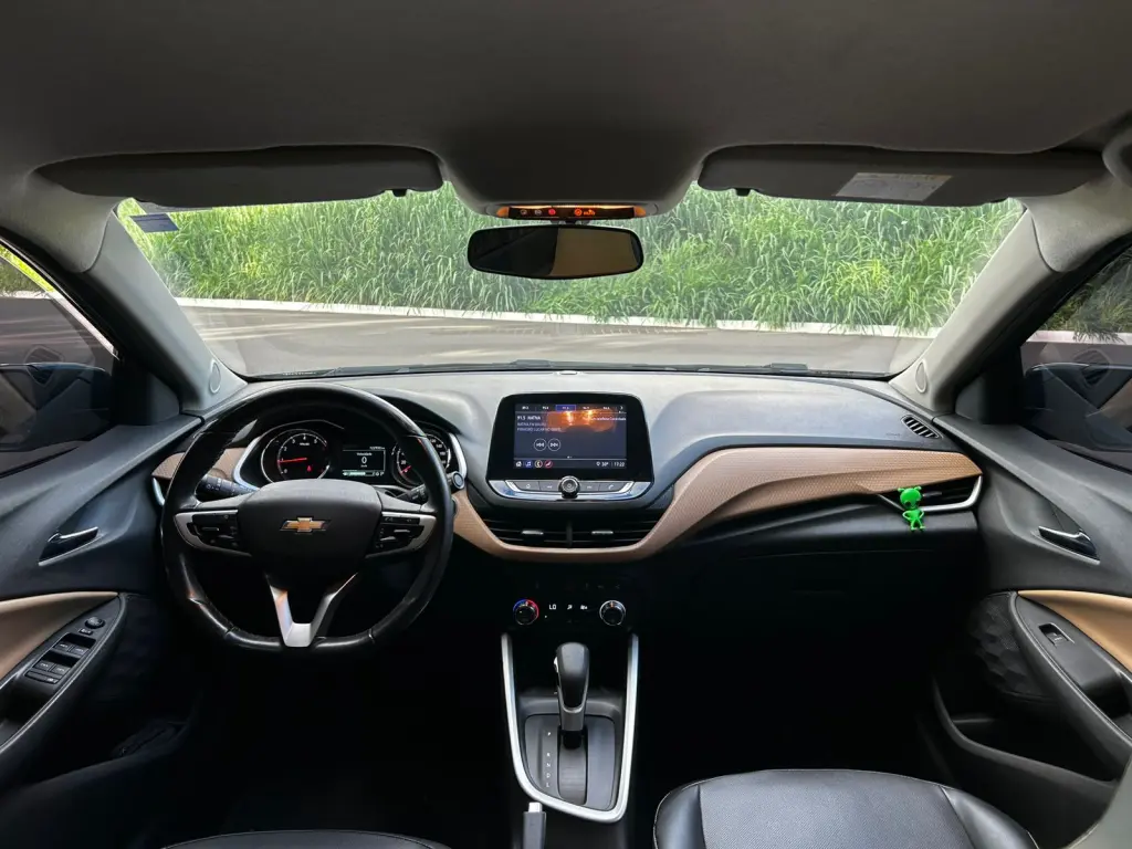 CHEVROLET Onix Hatch - Foto