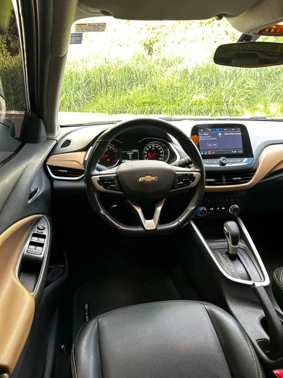 CHEVROLET Onix Hatch - Foto