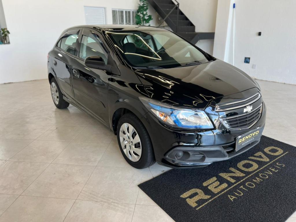 CHEVROLET Onix Hatch - Foto