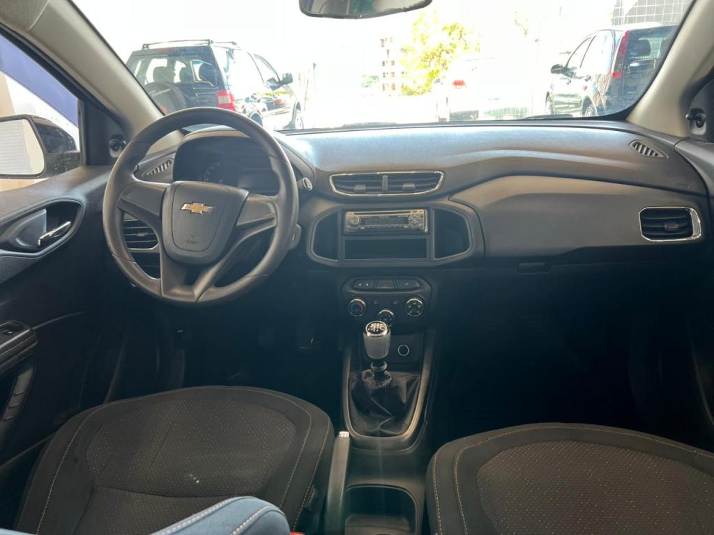 CHEVROLET Onix Hatch - Foto