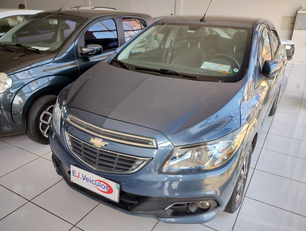 CHEVROLET Onix Hatch - Foto