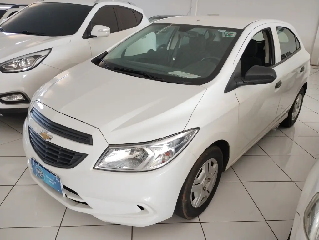 CHEVROLET Onix Hatch - Foto