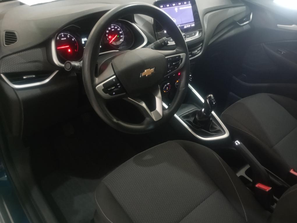 CHEVROLET Onix Hatch - Foto