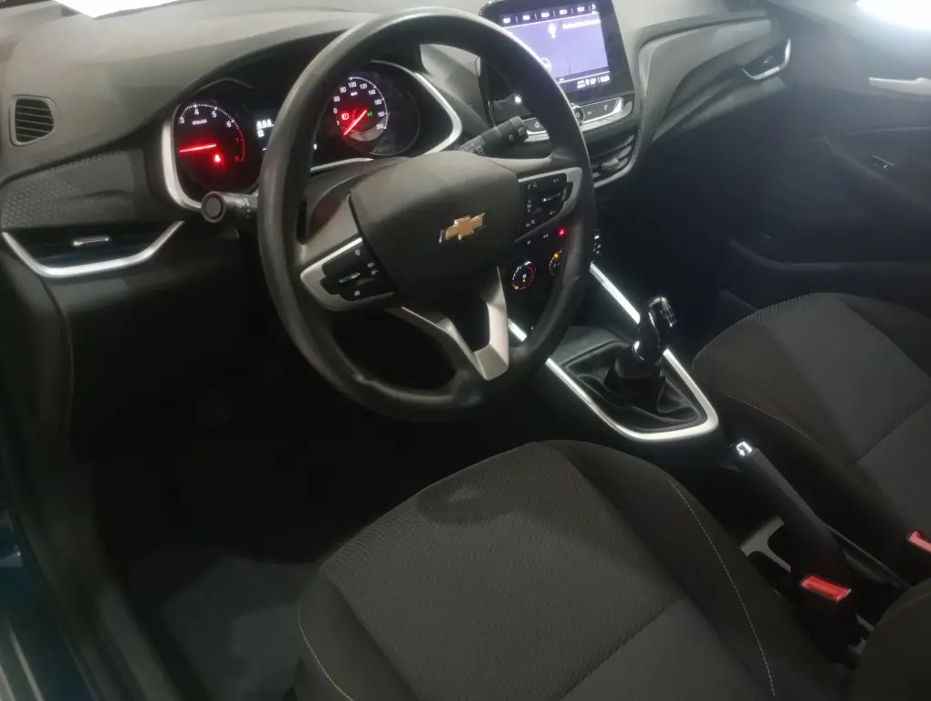 CHEVROLET Onix Hatch - Foto