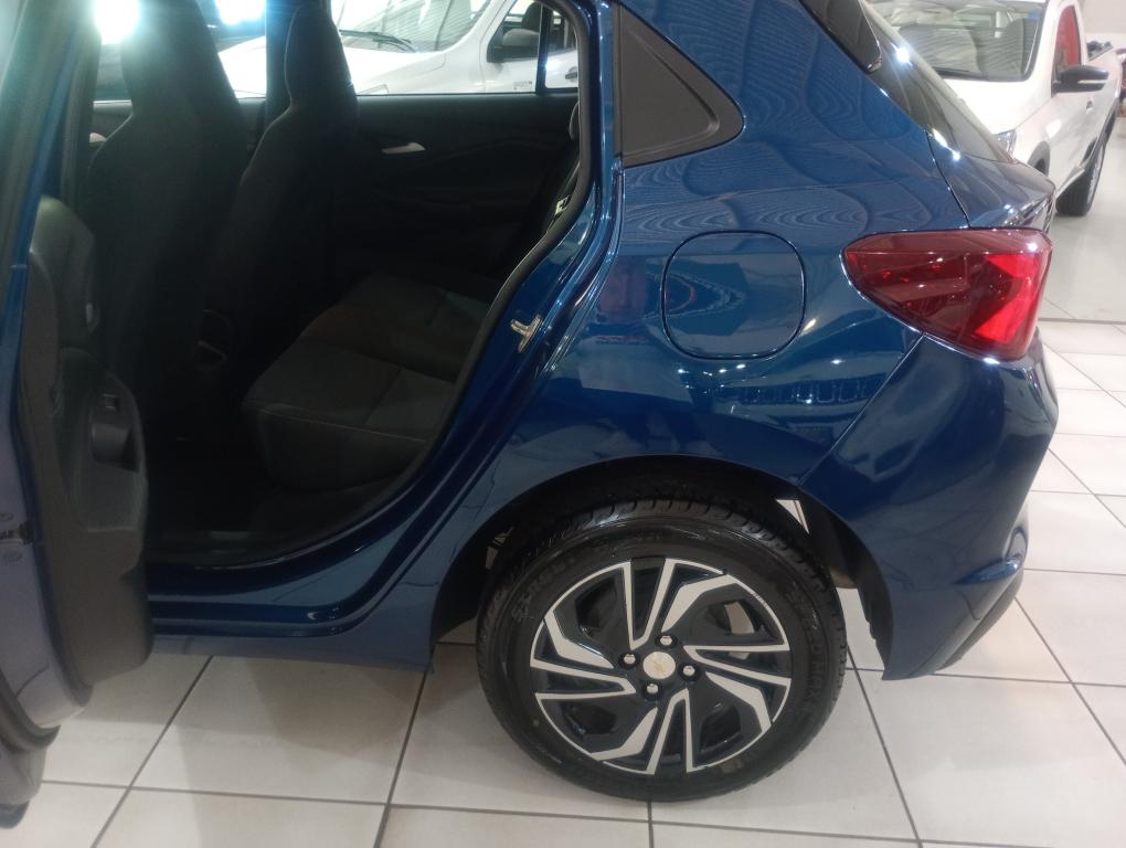 CHEVROLET Onix Hatch - Foto