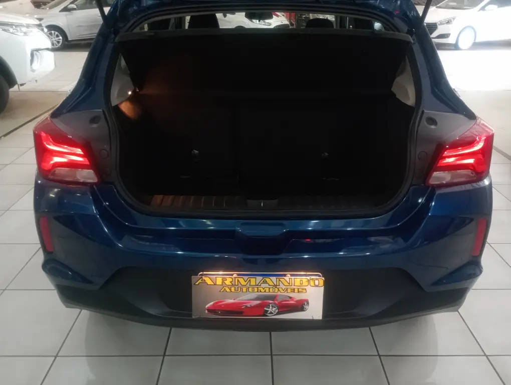 CHEVROLET Onix Hatch - Foto