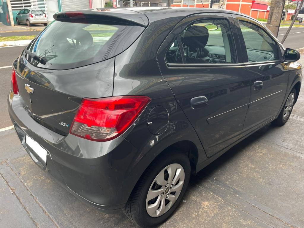 CHEVROLET Onix Hatch - Foto