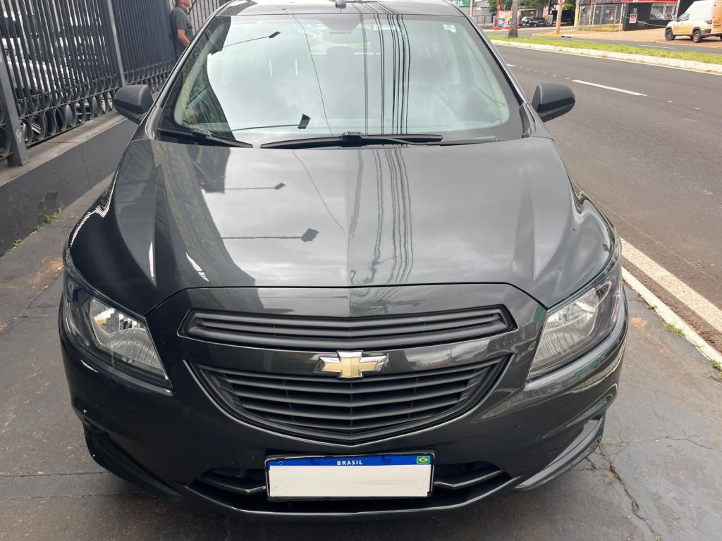CHEVROLET Onix Hatch - Foto