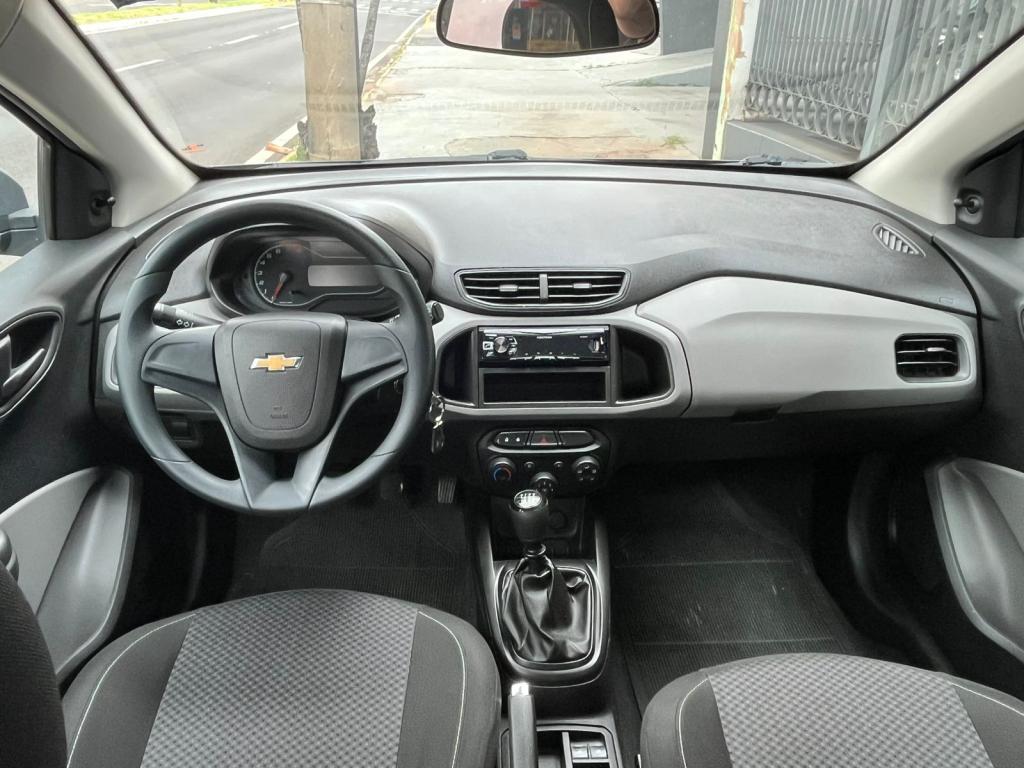 CHEVROLET Onix Hatch - Foto