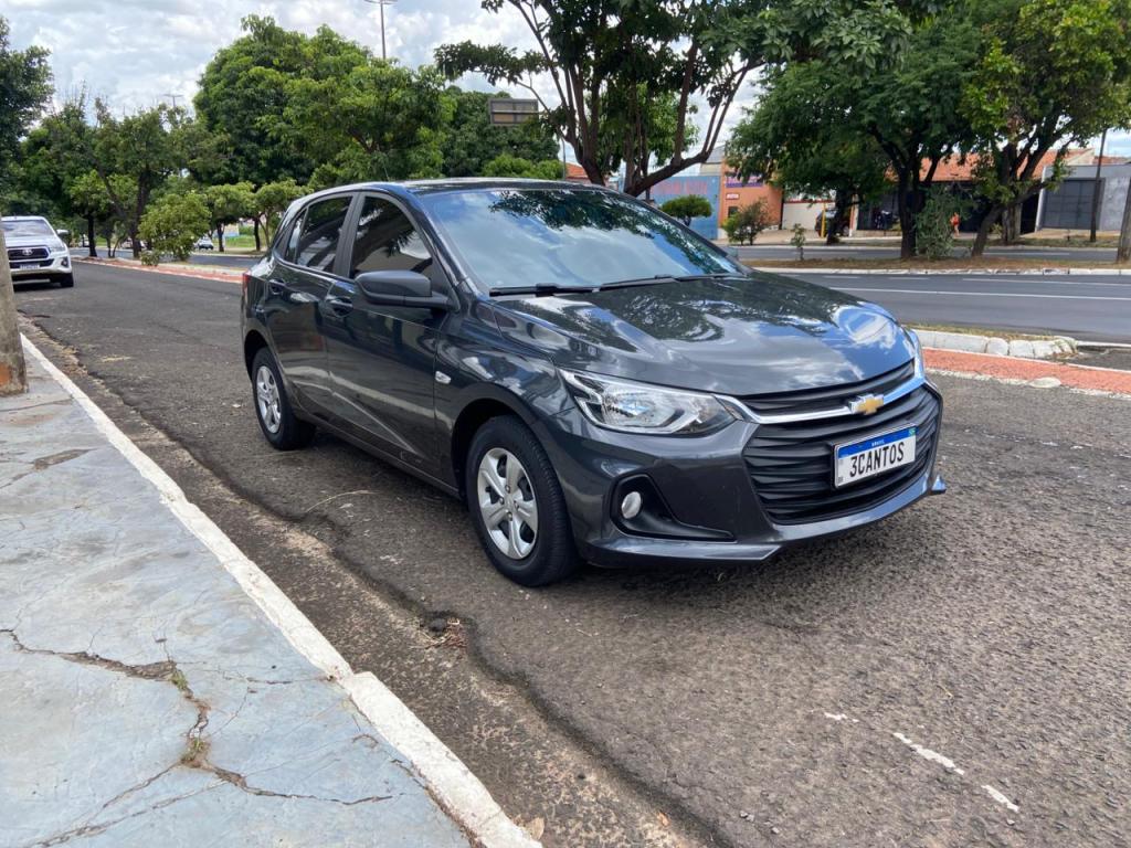 CHEVROLET Onix Hatch - Foto