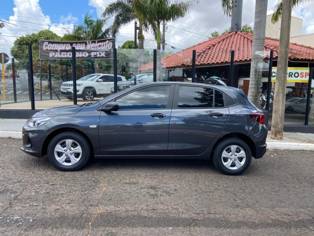 CHEVROLET Onix Hatch - Foto