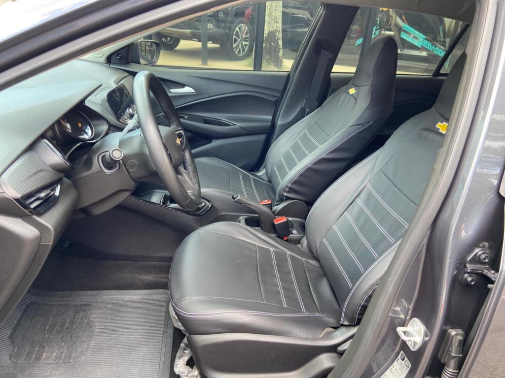 CHEVROLET Onix Hatch - Foto