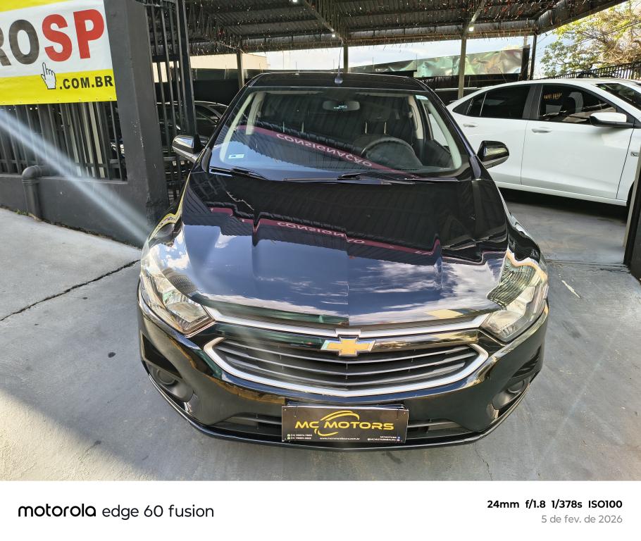 CHEVROLET Onix Hatch - Foto