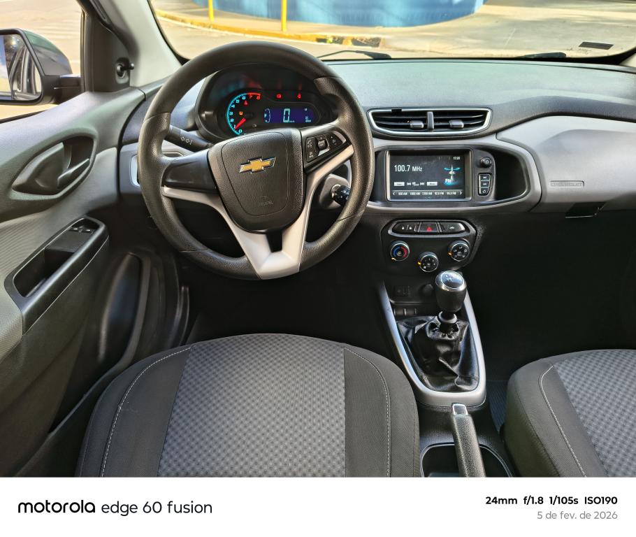 CHEVROLET Onix Hatch - Foto