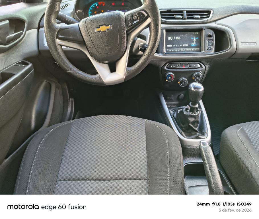 CHEVROLET Onix Hatch - Foto