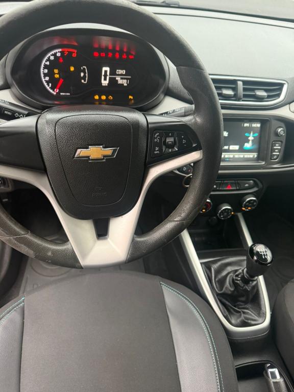 CHEVROLET Onix Hatch - Foto
