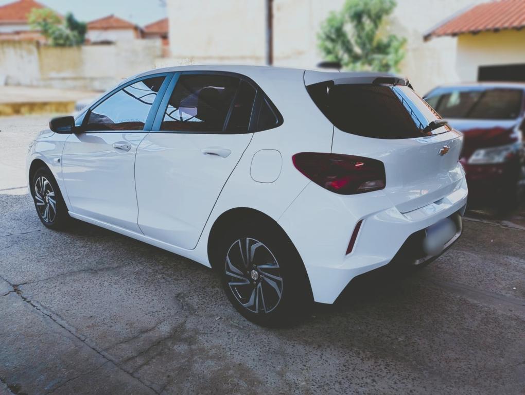 CHEVROLET Onix Hatch - Foto