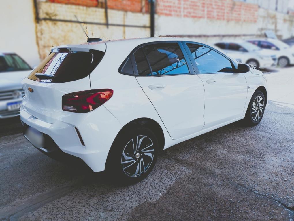 CHEVROLET Onix Hatch - Foto