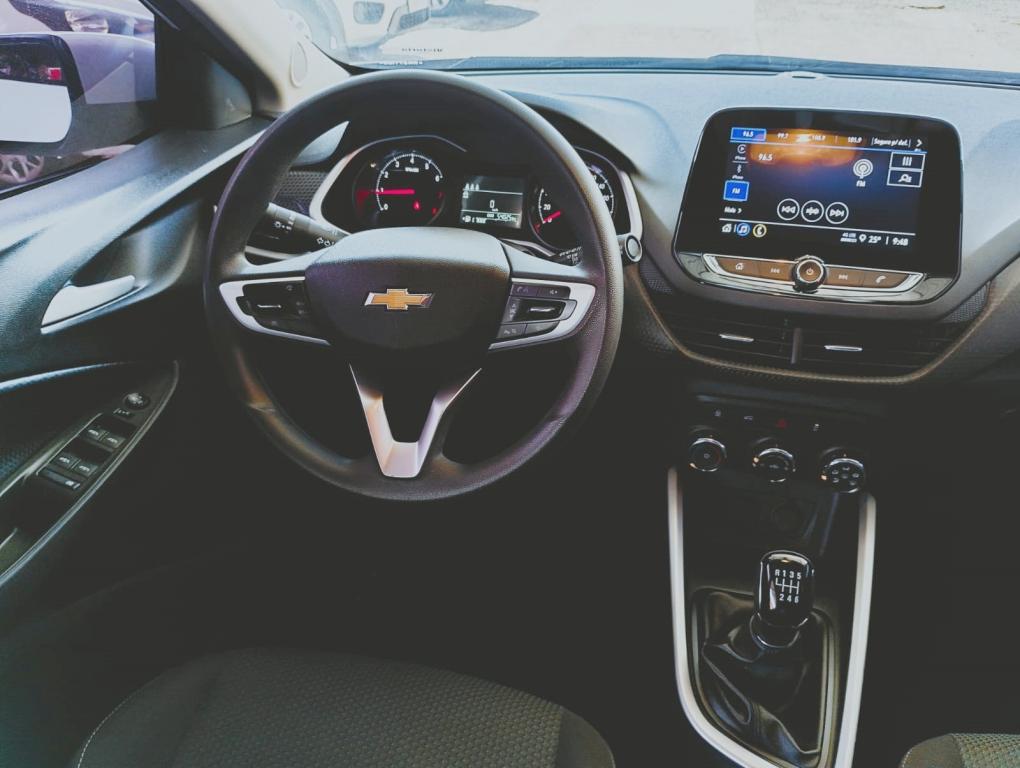 CHEVROLET Onix Hatch - Foto