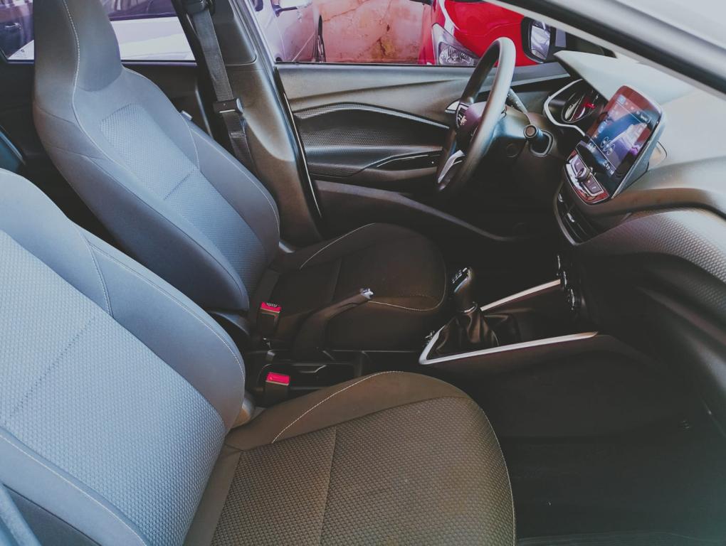 CHEVROLET Onix Hatch - Foto