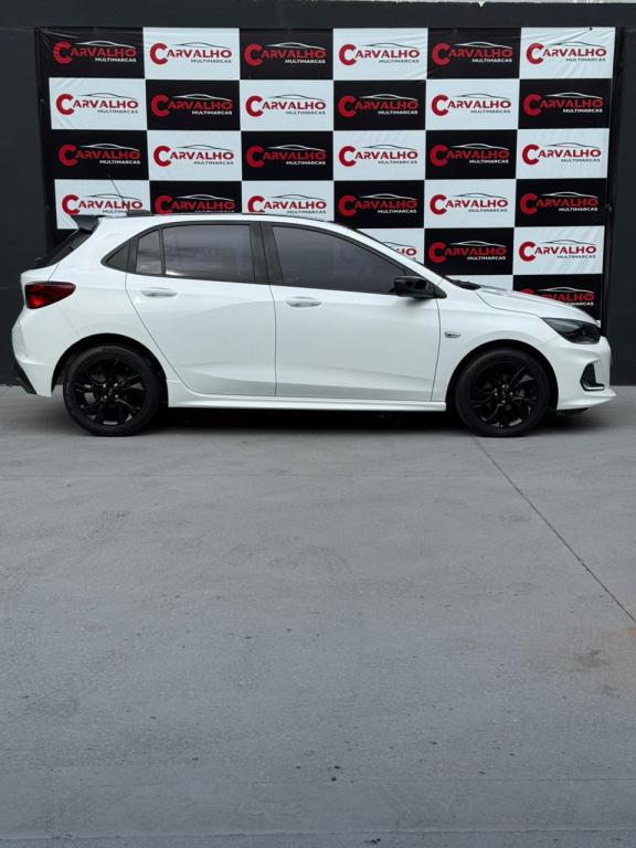 CHEVROLET Onix Hatch - Foto