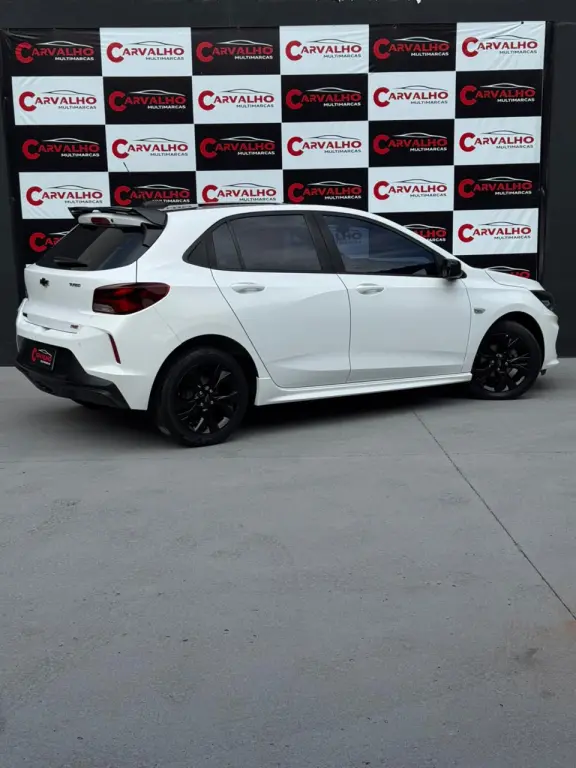 CHEVROLET Onix Hatch - Foto