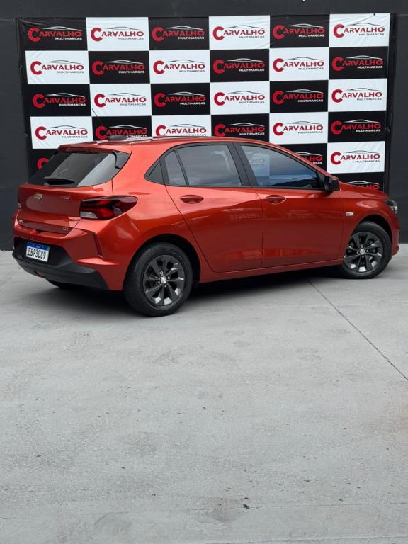 CHEVROLET Onix Hatch - Foto