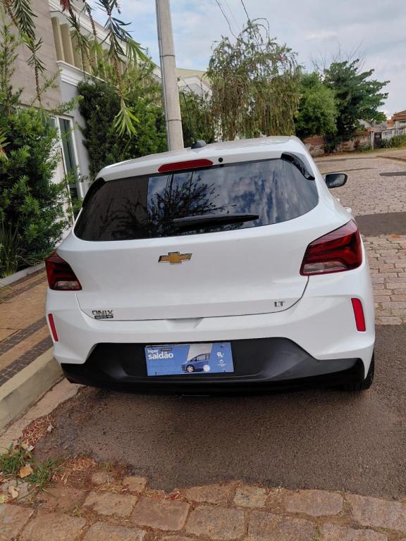 CHEVROLET Onix Hatch - Foto