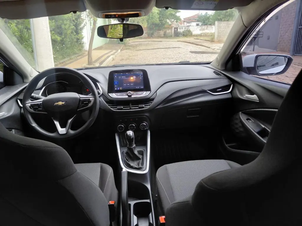 CHEVROLET Onix Hatch - Foto
